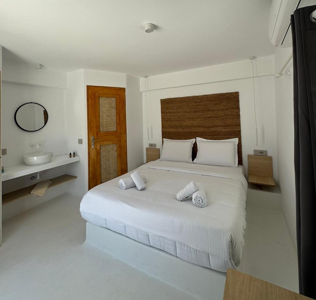 Faos Exclusive Suites Ornos  Exteriér fotografie