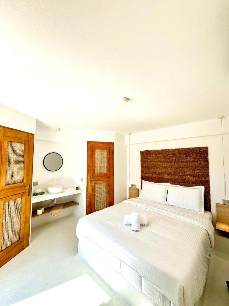 Faos Exclusive Suites Ornos  Exteriér fotografie